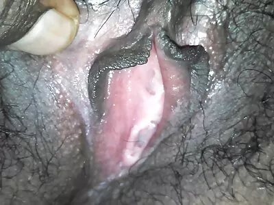Par nécessité, j'ai embrassé deux porn a la maison putes dans la salle familiale