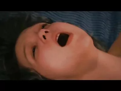 Être dans l'âme d'une fille poussant un gode video x fait maison dans la chatte