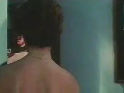 transforme le fantasme sex maison video en réalité et suce deux filles