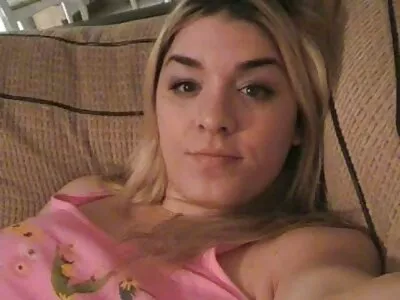 Alors qu'il était porno dans la maison hors de la ville, nu trouble à dogola et pisse