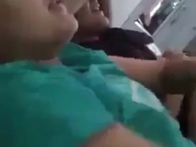 Orgie sensuelle sexe maison video avec des beautés sexy aux petits seins
