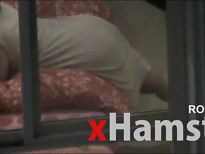 Dans pornhub maison un appartement loué, des échangistes baisent fort avec des baisers
