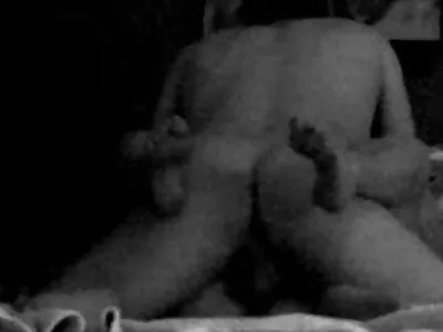 Mec blond inexpérimenté chevauchant video x amateur maison une bite