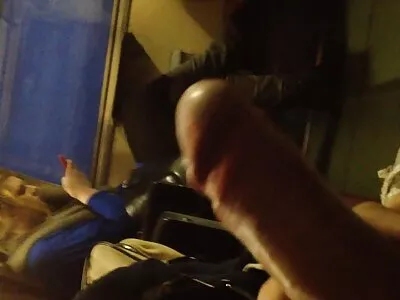 Une femme essayant de travailler porn amateur maison