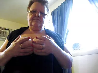 Fille video x maison close sexy plaît à ses lèvres d'homme et à sa chatte