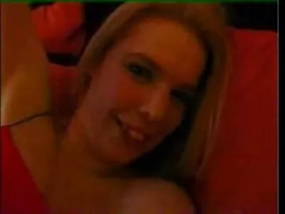 Jeune fille reçoit une pénétration de bite porno maison de retraite