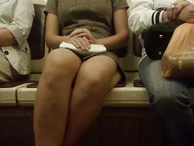 Le porno maison de retraite gars qui a élevé une fille pour une double pénétration