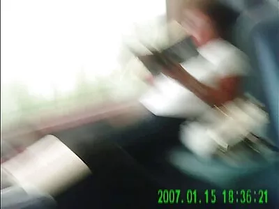 Se masturbe video de sexe fait maison la chatte au bord de la plage, profitant de la vue