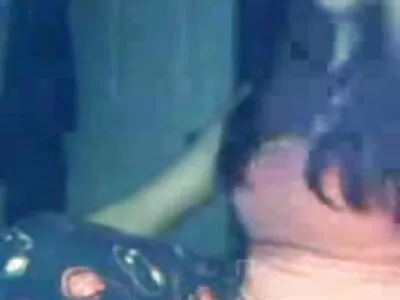 Mec sexe francais a la maison a un pied dans la bouche et la chatte d'une jolie fille