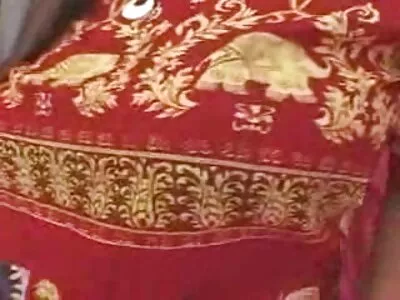 Blonde aux beaux seins se porn fait maison masturbe
