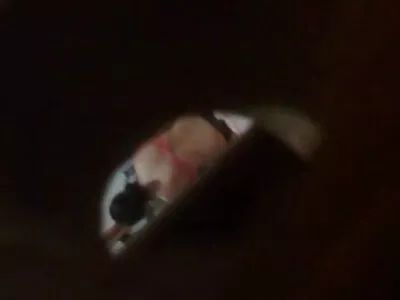 Gentleman excité par un baiser passionné avec une brune dans maison de retraite porno la chambre