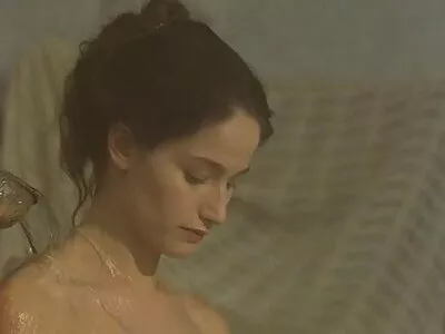 Douce dame baise avec video porno maison close un coureur de jupons chauve et audacieux chauve