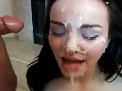 La sélection de baisers de Moderna d'un couple marié plein de passions a la maison porn fortes