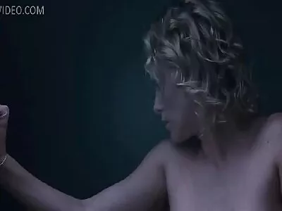 La beauté du fisting anal serré a étendu son video sexe maison amant
